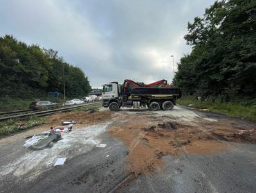 Tipper hire, grab hire, muck away, grab lorry