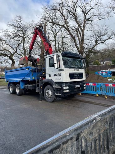 Tipper hire, grab hire, muck away, grab lorry