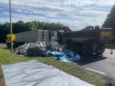 Tipper hire, grab hire, muck away, grab lorry