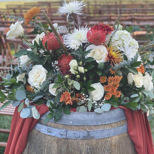 Loveseat rental, balloon garland, furniture rentals, balloon artist, floral design, flowers, fall 