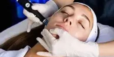 lady having a 14 in 1 hydrafacial or hydrofacial 