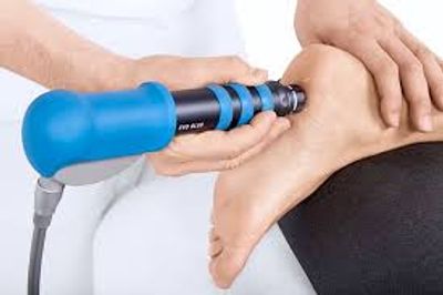 Shockwave therapy device on foot