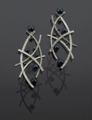 "Molecule " Earring
Sterling Continuum Silver
Black Akoya Pearls