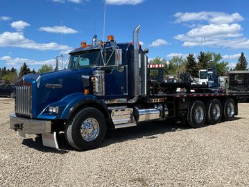 2013 PETERBILT 367 TRI DRIVE SLEEPER TANK TRUCK