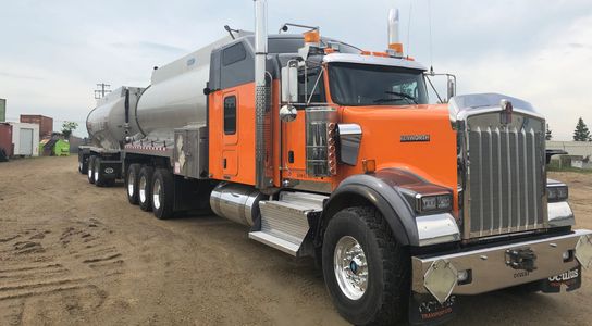 Kenworth W900 Tri-Drive TriDrive Paccar Cummins Twin Stacks Semi Truck For Sale For lease For Sale 