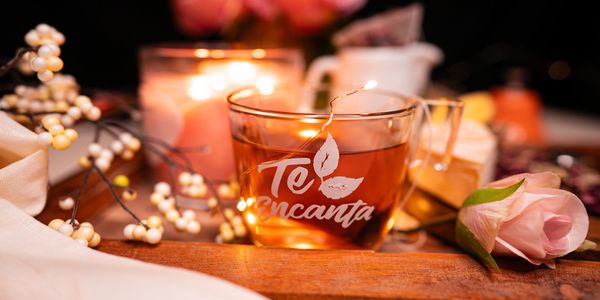 Strawberry Black tea is rich in antioxidants, Black tea contains caffeine, which can enhance mental 