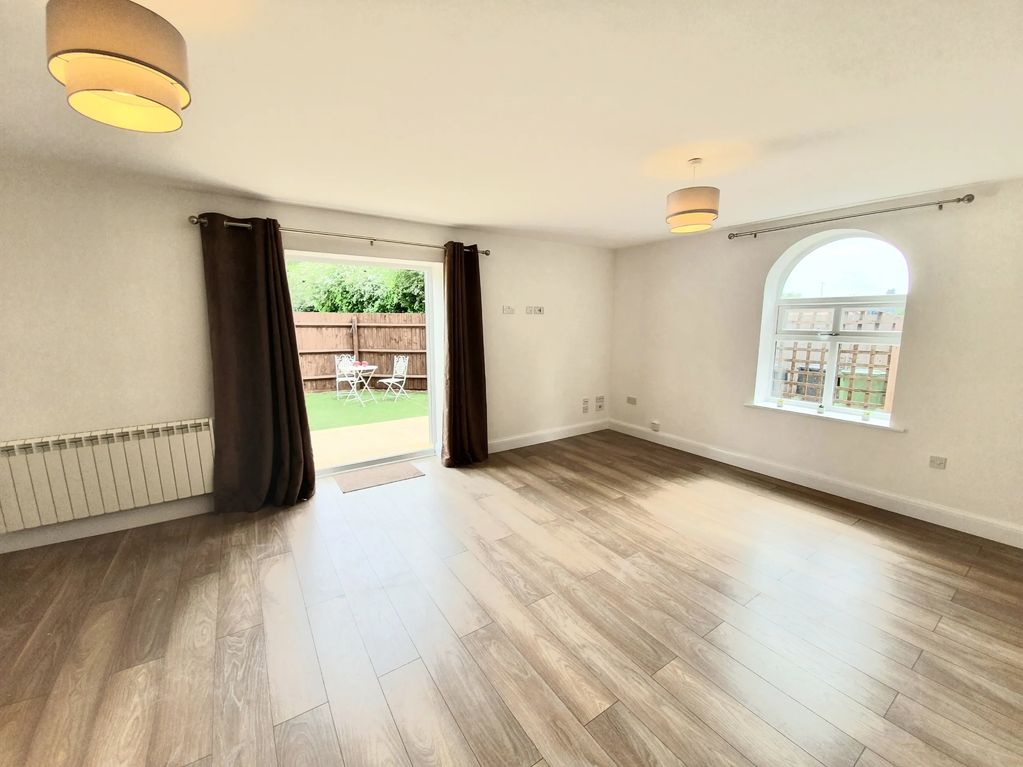 1 Bed to let Bromsgrove
Currently available
https://www.rightmove.co.uk/properties/170678024