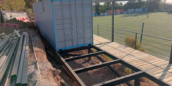 Trabajos en general 
Estructuras metálicas.
Construcción de Casas de madera y contenedores marinos.