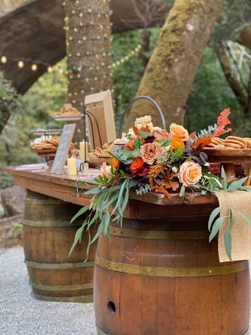 A la carte arrangement for dessert table
