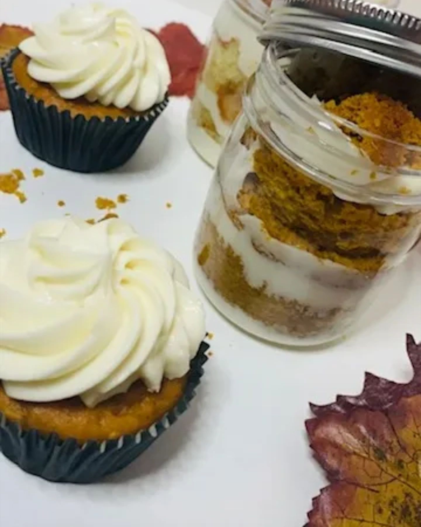 TeesCakes Custom Cakes, Homemade Treats, Cinnamon Rolls