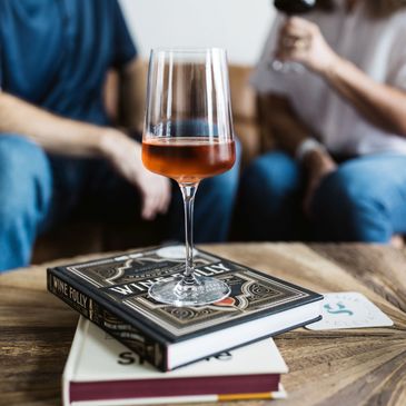 Meeting wi tha glass of wine