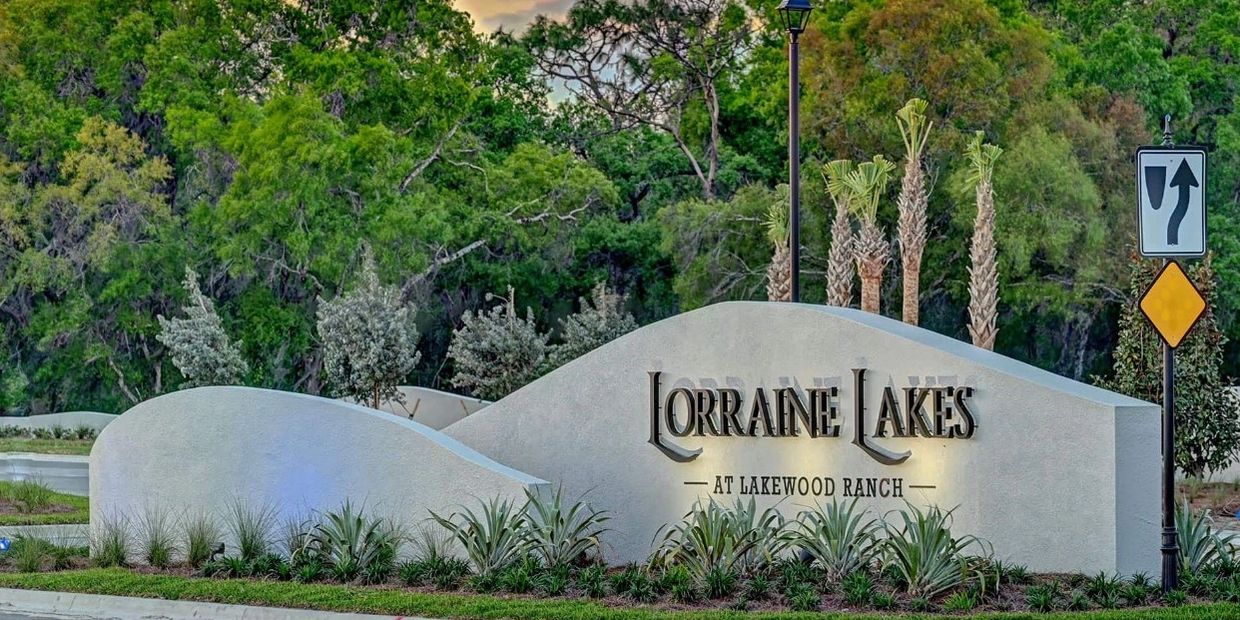 Lorraine Lakes Entry Sign in Lakewood Ranch