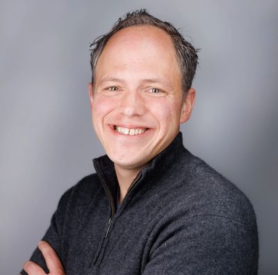 Head shot of Matt Cox, Therapist.