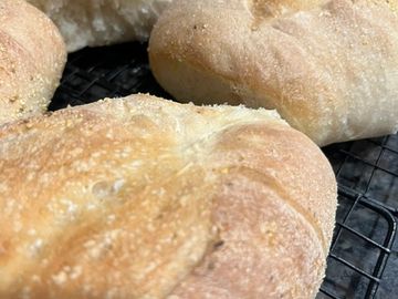 The soft, fluffy Cuban bread you love, with the health benefits of a slow-fermented sourdough. 