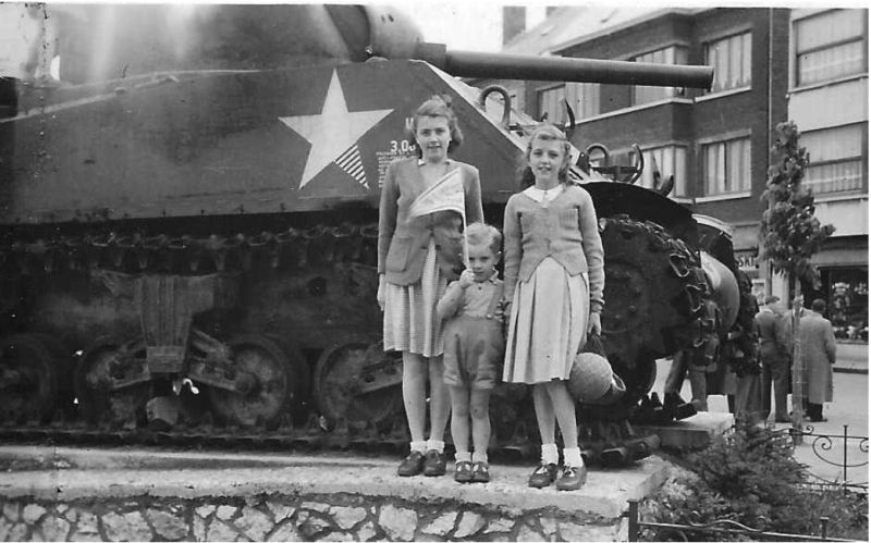 Siblings in Bastogne.png