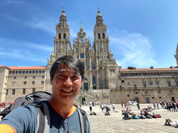 Indescritível a sensação de chegar aqui na Catedral de Santiago de Compostela.