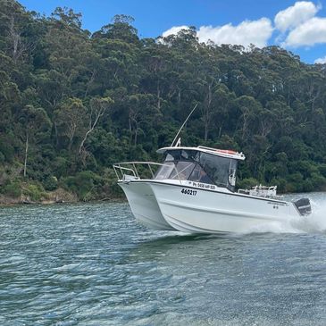 DEEP SEA FISHING CHARTERS | Lakes Charter Fishing