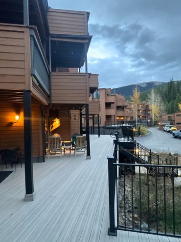 Composite deck with steel railing on Keystone Colorado, best Deck Builder in Parker Colorado