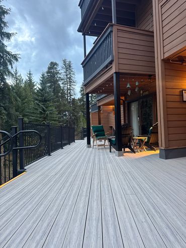 Composite deck with steel railing on Keystone Colorado, best Deck Builder in Parker Colorado