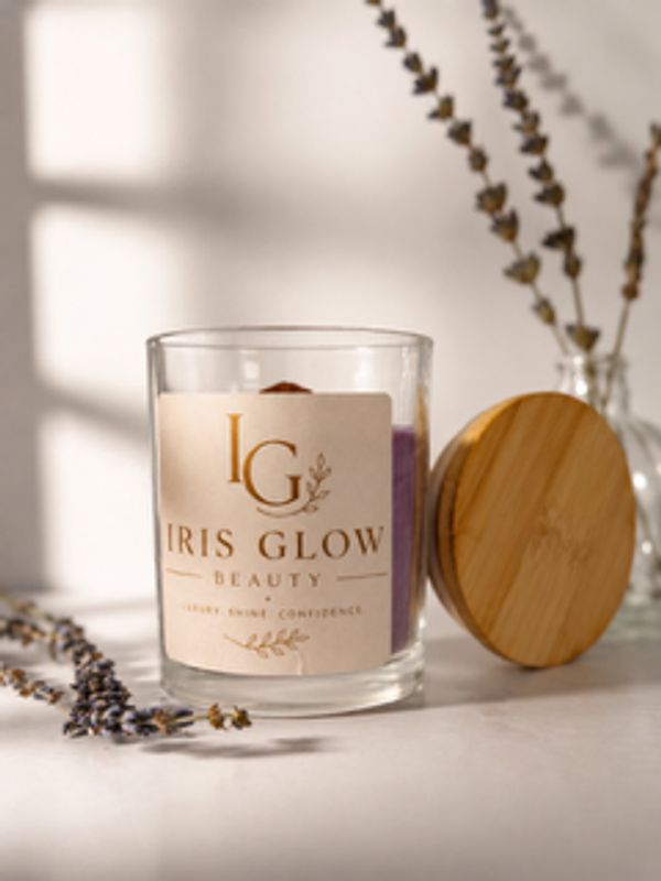 Iris Glow Beauty candle with wooden lid and dried lavender.