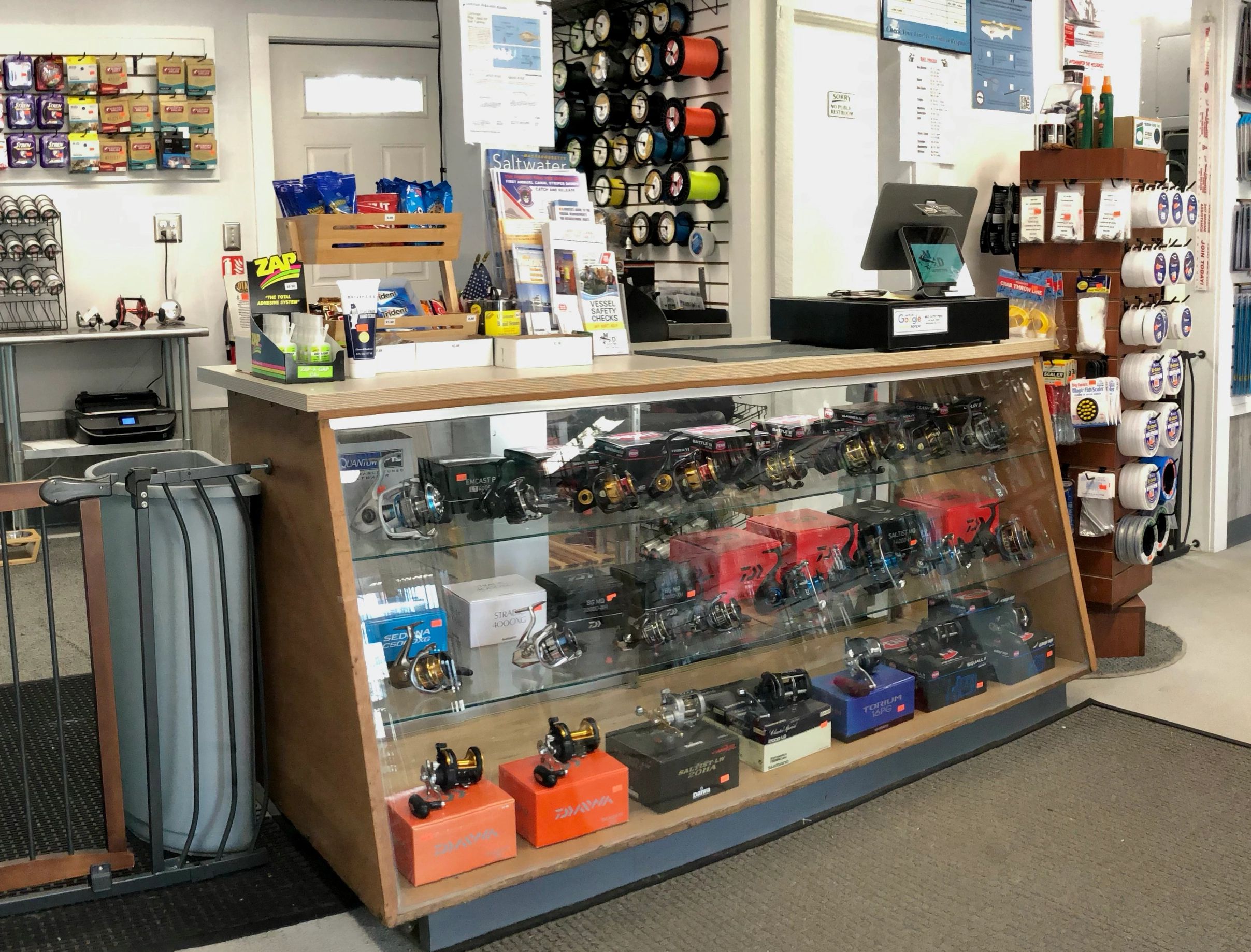 Bait and Tackle - M&D Outfitters - Fishing Tackle · Live Bait · Fly Fishing  - Wareham · Cape Cod · Buzzards Bay
