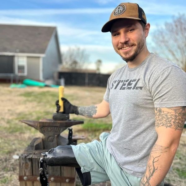 Hi this is me Dean. I am an amputee bladesmith that makes handmade knifes!