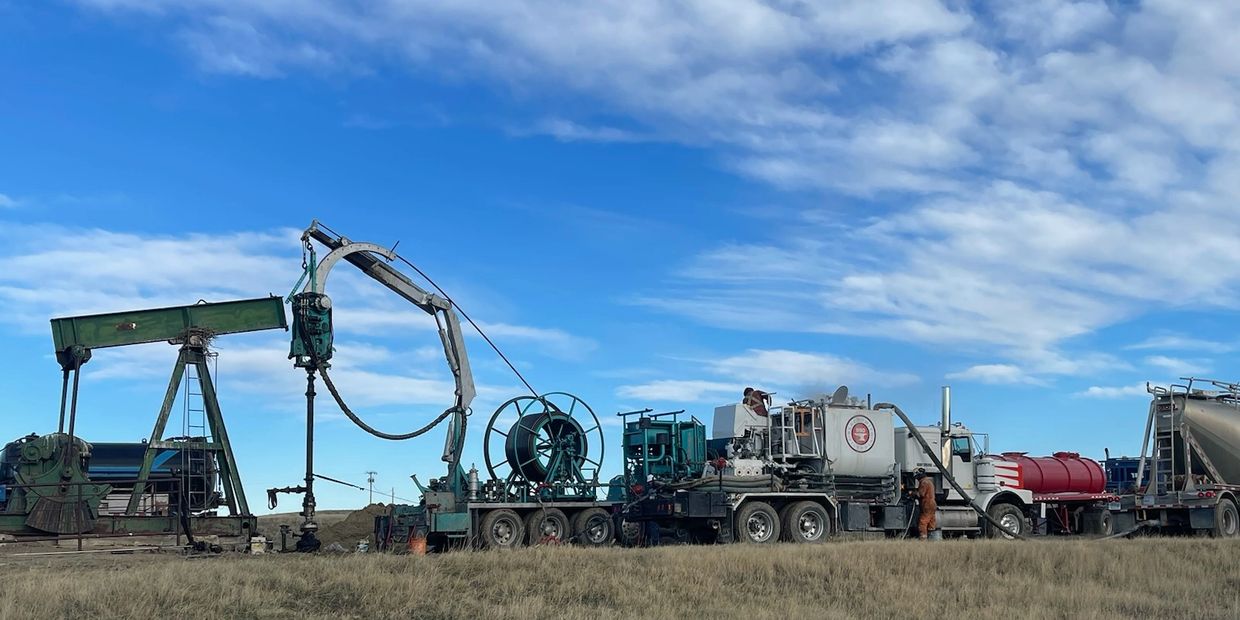 Acidizing operation at an oil well with specialized equipment