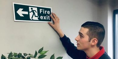 FIRE SAFETY SIGNAGE  INSTALLATION NOTTINGHAM DERBY LEICESTER LINCOLN NEWARK MANSFIELD LOUGHBOROUGH