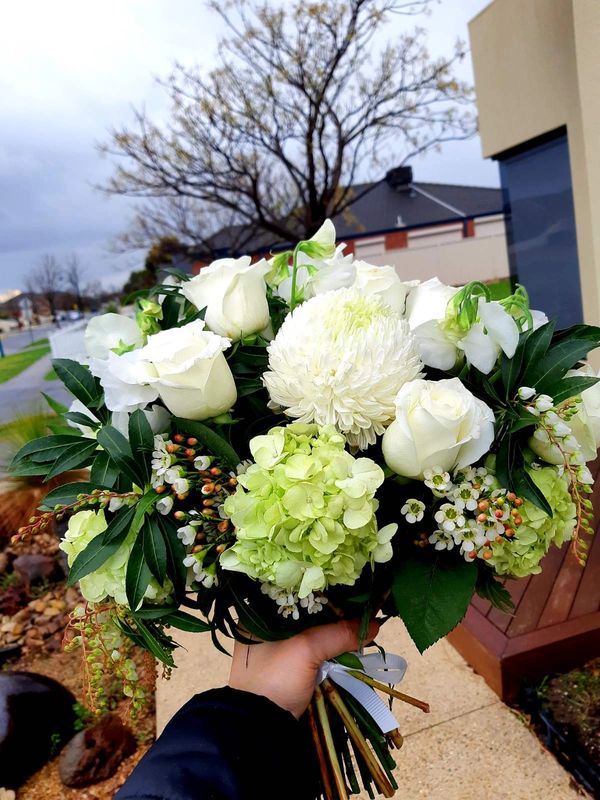 white flower bouquet