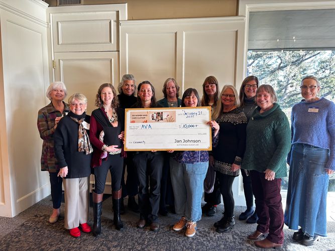 Astoria Visual Arts which provides FREE art classes for kids in Clatsop County.
