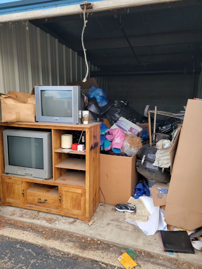 Orlando storage unit clean out. Kissimmee storage unit clean out.