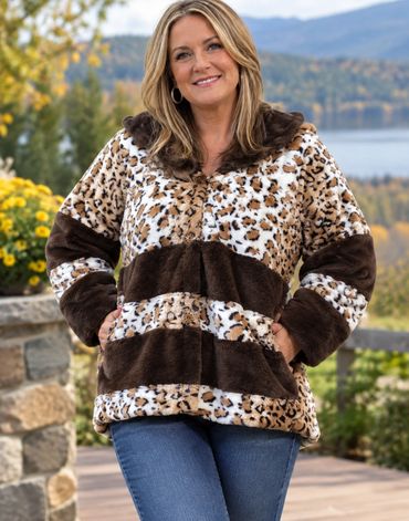 Hooded Pullover vegan fur
Machine Washable available in 13 color combos 