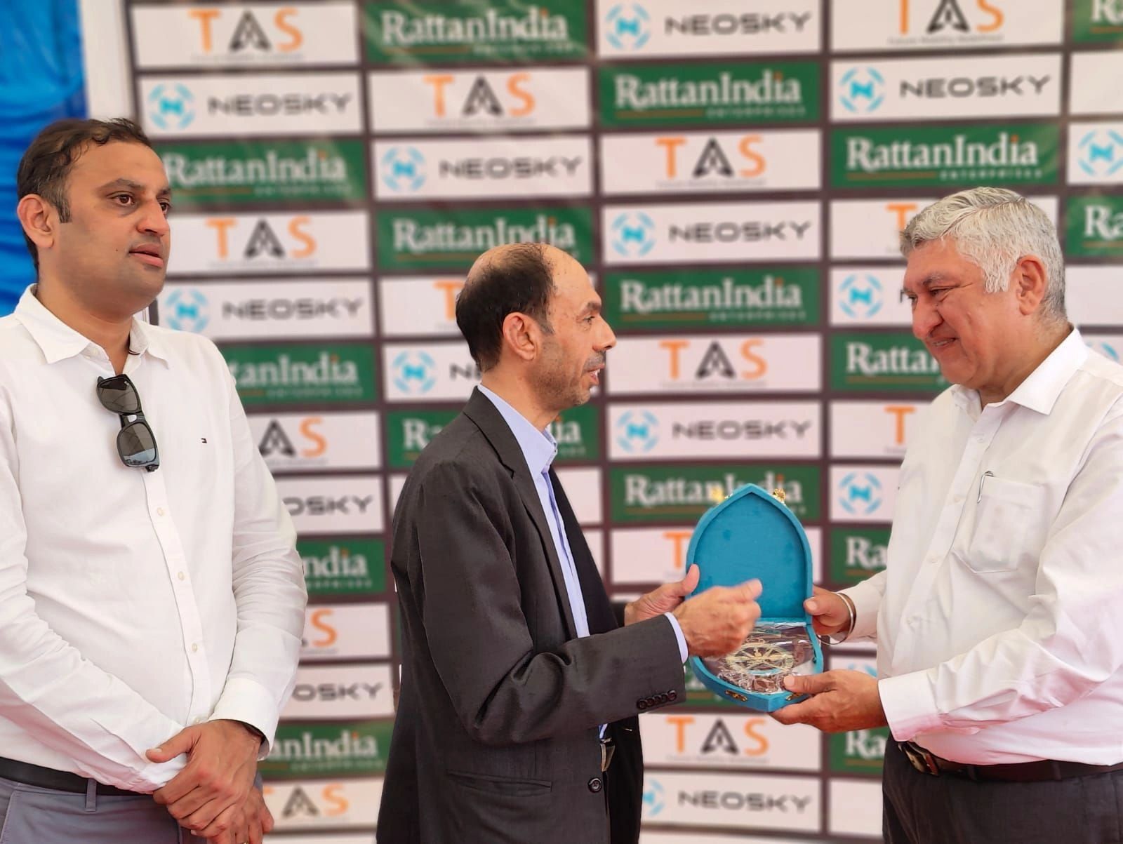 Throttle Aerospace Showcases Advanced to Oman Officials