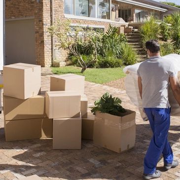 Niagara Moving Company Movers moving furniture in St. Catharines 