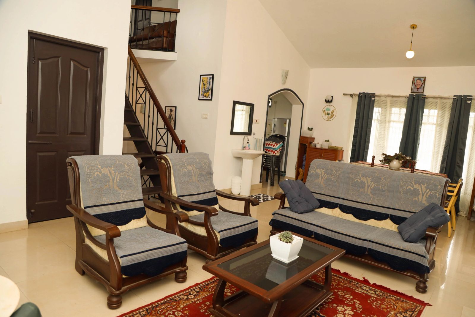 Bison Trail — Lounge and stairwell