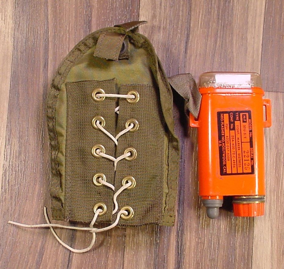 SOLD VIETNAM WAR US SUD5/E LIGHT, MARKER, DISTRESS, 1972 DATED WITH