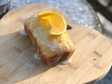 Linda's Cottage Kitchen - Lemon Drizzle Cake