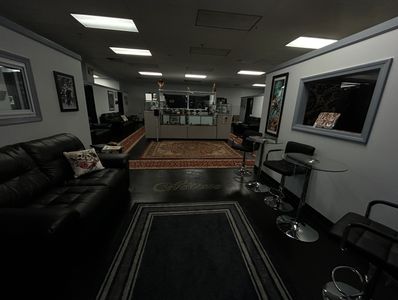 Designed to keep you safe!
Large waiting area - Yes 
Private Tattoo Booths - Yes 
Hemps Filter - Yes
