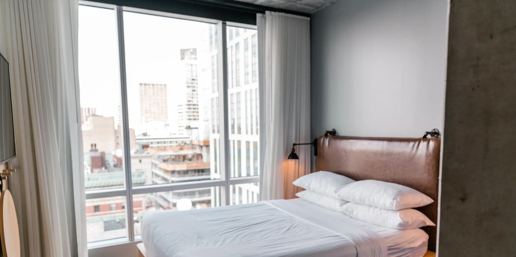 Gloucester City
Right at the heart of Gloucester, a stones throw from the historic docks and Glouces