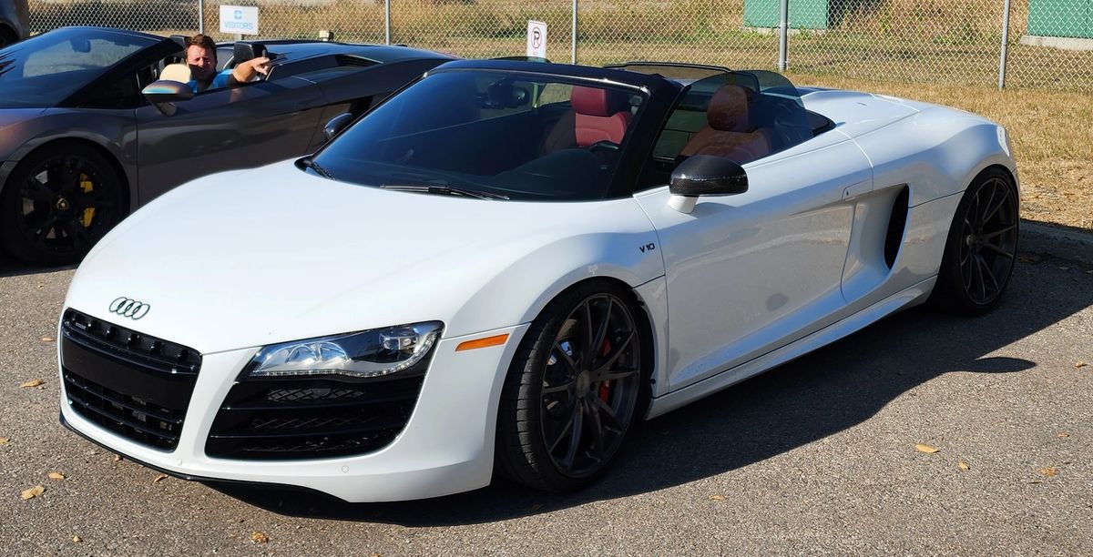 Audi R8 V10 Spyder GATED Manual 1 Day Usage