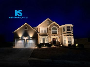 4-Sided home illumination. Douglasville, Georgia, KS Outdoor Lighting, www.ksoutdoorlighting.us 