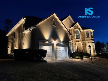 4-Sided home illumination. Douglasville, Georgia, KS Outdoor Lighting, www.ksoutdoorlighting.us 