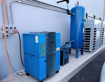 Rotary screw compressor, compressed air refrigerated air dryer and an air receiver.