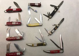 Multi blade folding knives