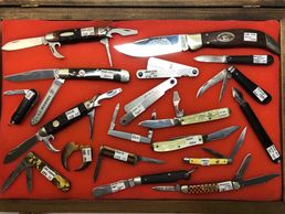 Grouping of vintage collector folding knives