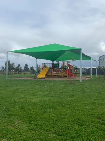 Large hip ridge over playground