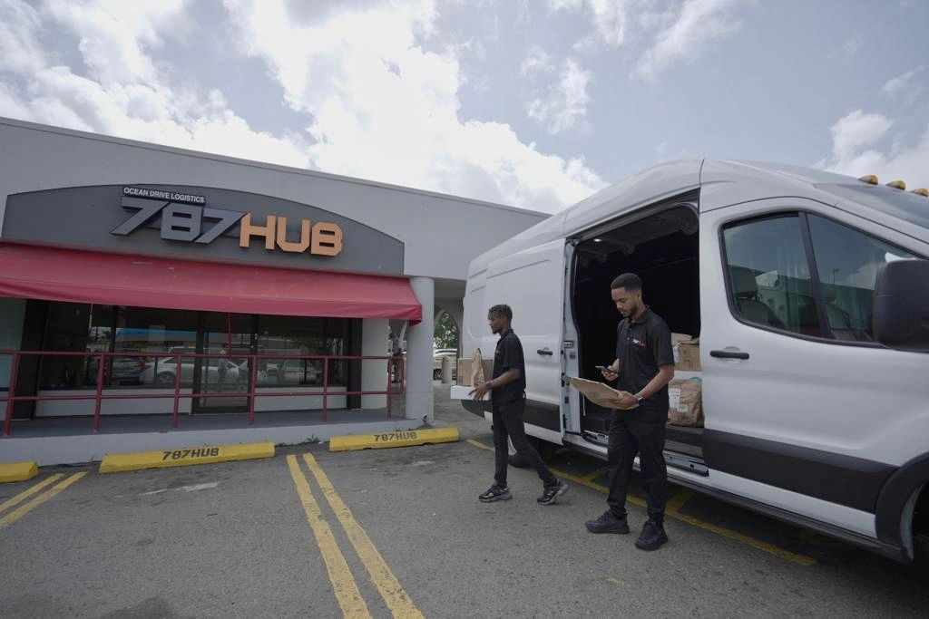 Amazon Pick Up 787Hub