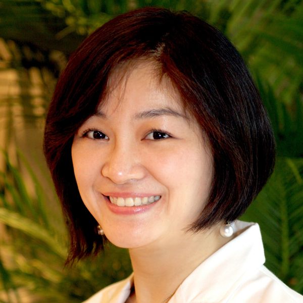 Portrait of Dr Yali Lou