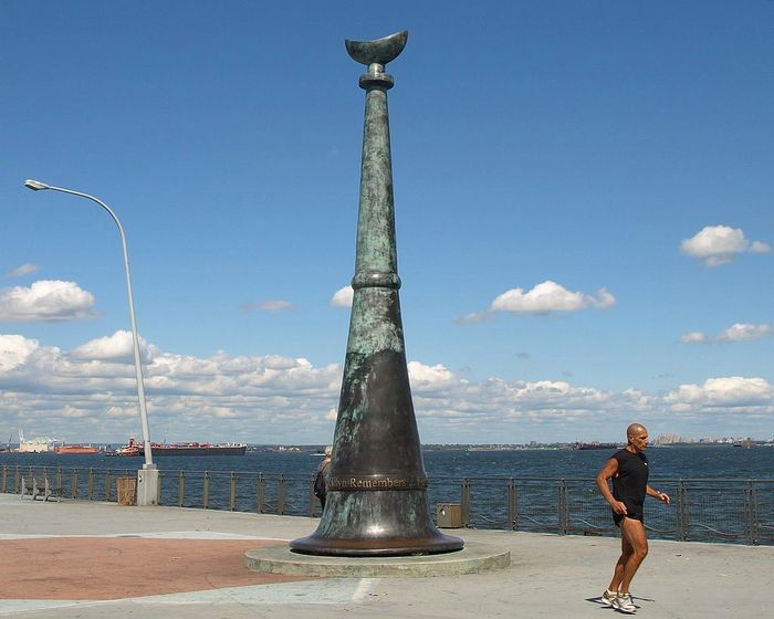Beacon 9/11 Memorial for Brooklyn
Bronze 
