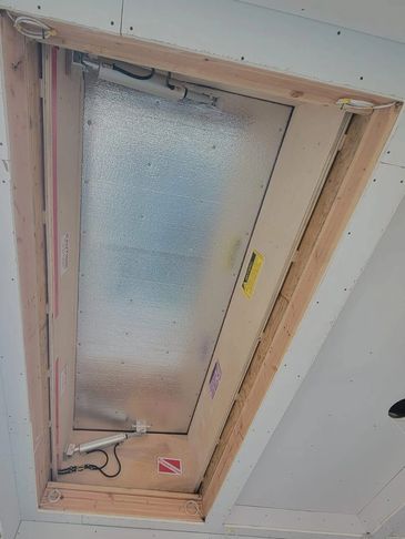 operable aluminum un-finished roof hatch, sukkah roof hatch, opening roof hatch, sukkah skylight